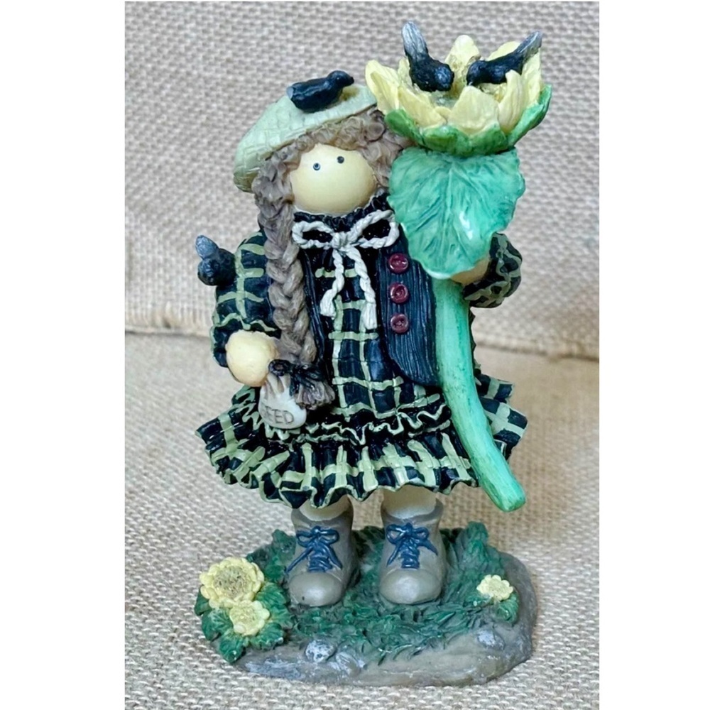 Vintage Lizzie High Dolls Marisa Valentine Resin Figurine Girl With Sunflower